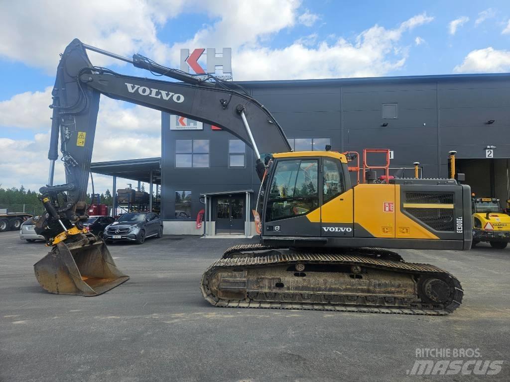 Volvo EC 300 EL + 3D Gravemaskiner på larvebånd