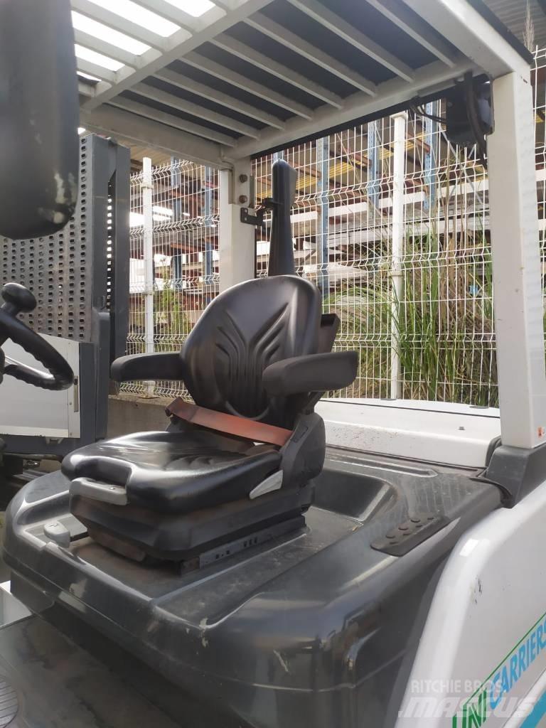 UniCarriers D1F4A40Q Sidelæsser