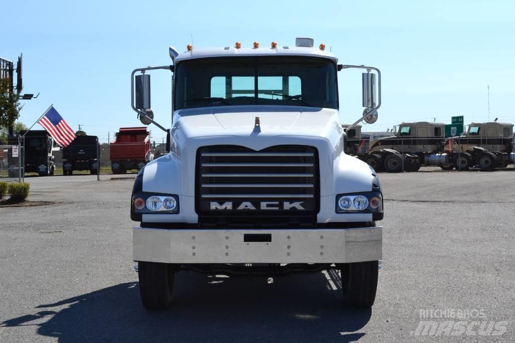 Mack Granite GU 713 Trækkere