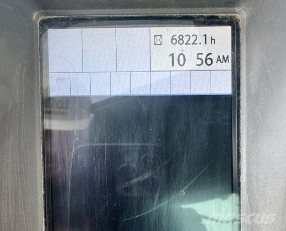 Hitachi ZX 135 US-6 Gravemaskiner på larvebånd