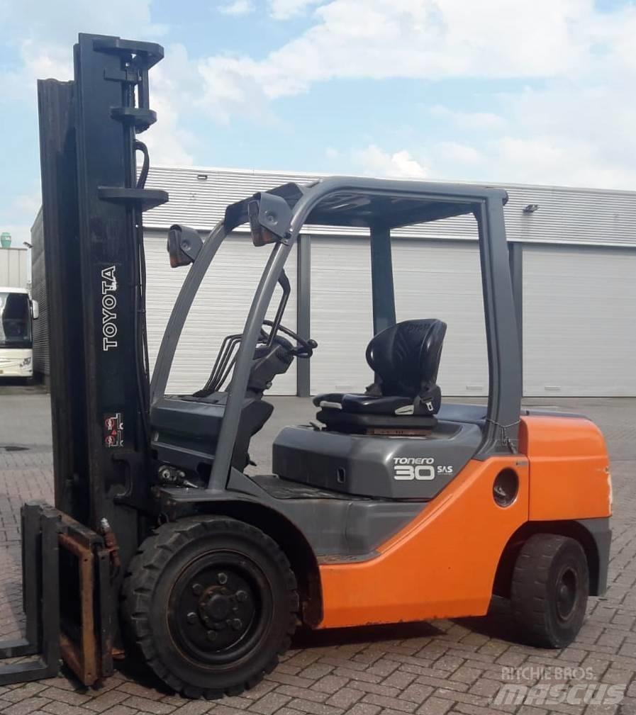 Toyota 8 FD F 30 Diesel gaffeltrucks