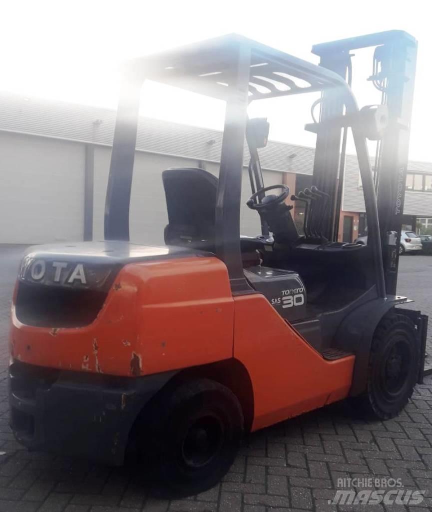 Toyota 8 FD F 30 Diesel gaffeltrucks