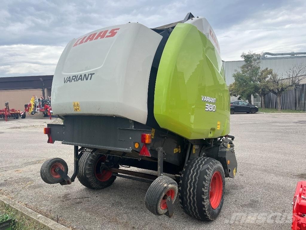 CLAAS Variant 380 Rundballe-pressere