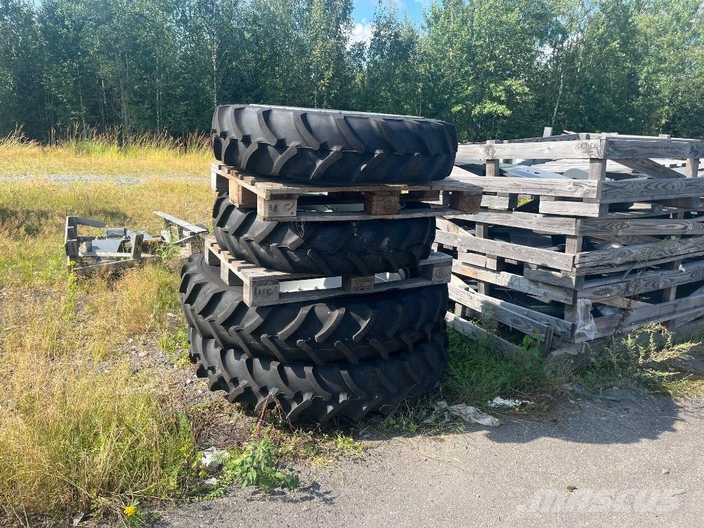 Mitas AC 90 Hjul, Dæk og Fælge