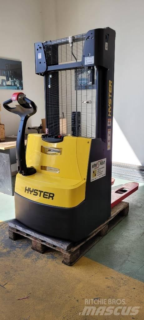Hyster S 1.0 Gaffelstabler med gående fører