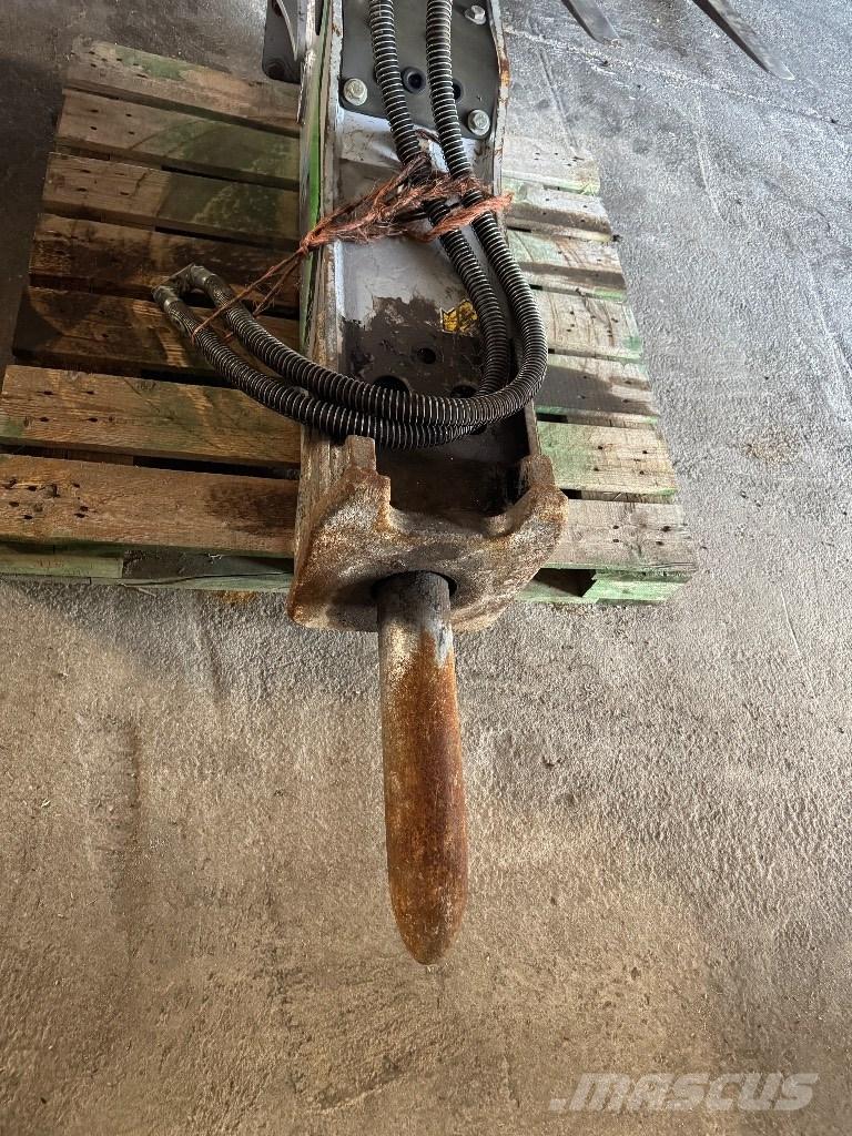 Hyundai R140W-9A Gravemaskiner på hjul