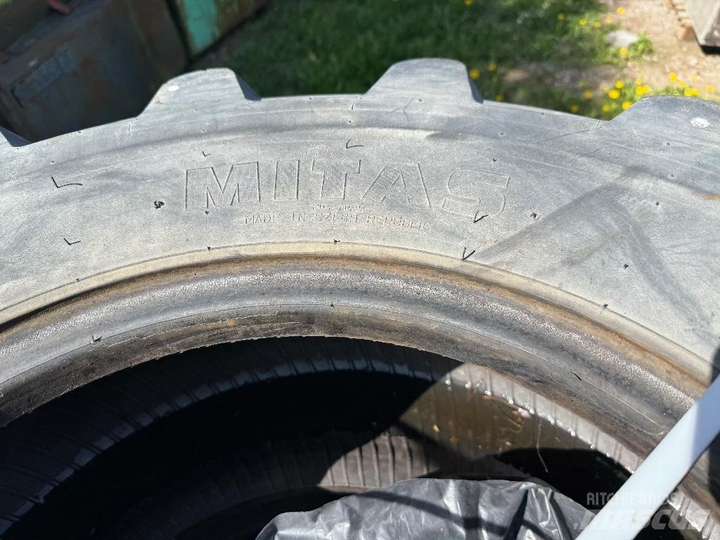 Mitas 405/70-20 Dæk, hjul og fælge