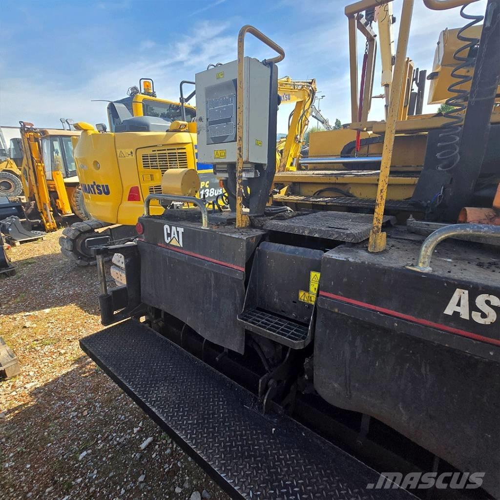 CAT AP 600 Asfaltudlæggere