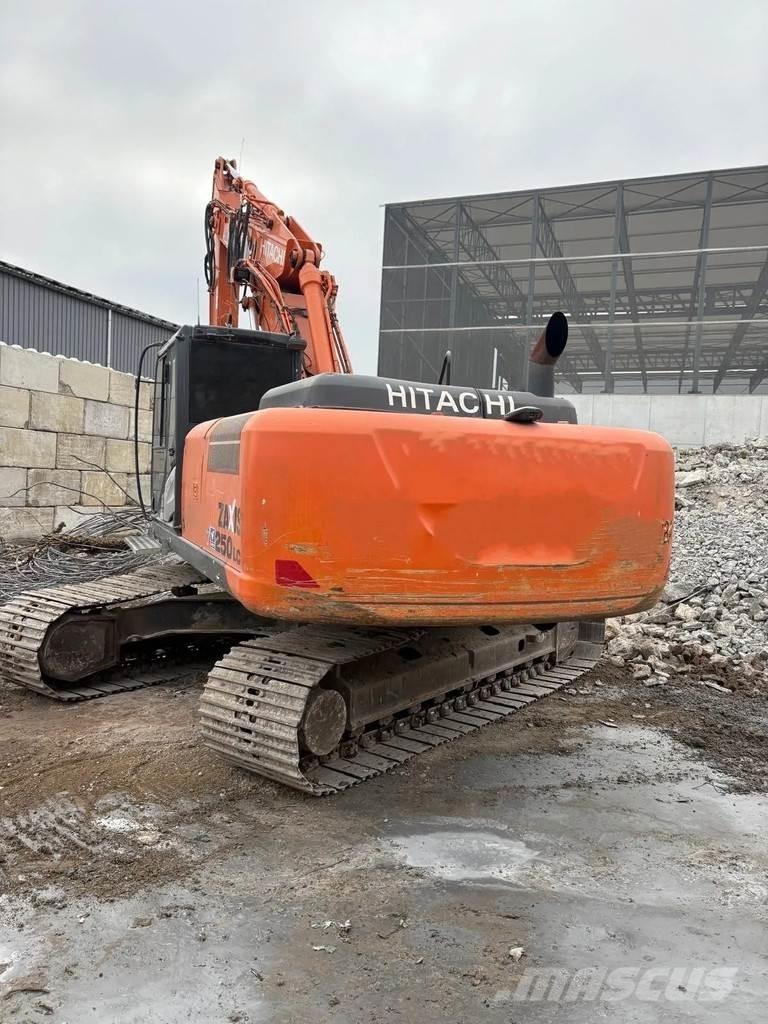 Hitachi ZX250LC-5B Gravemaskiner på larvebånd