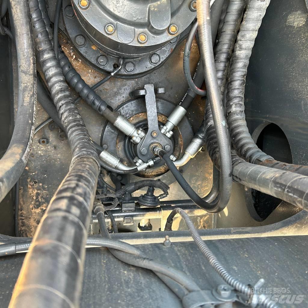 Hyundai R220LC-9S Gravemaskiner på larvebånd