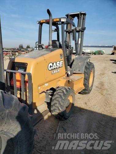 CASE 586H Terrængående gaffeltruck