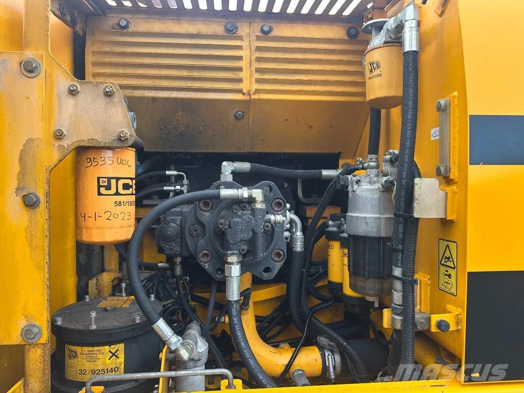 JCB JS220LC Gravemaskiner på larvebånd