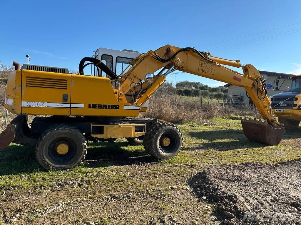 Liebherr 902 Gravemaskiner på hjul