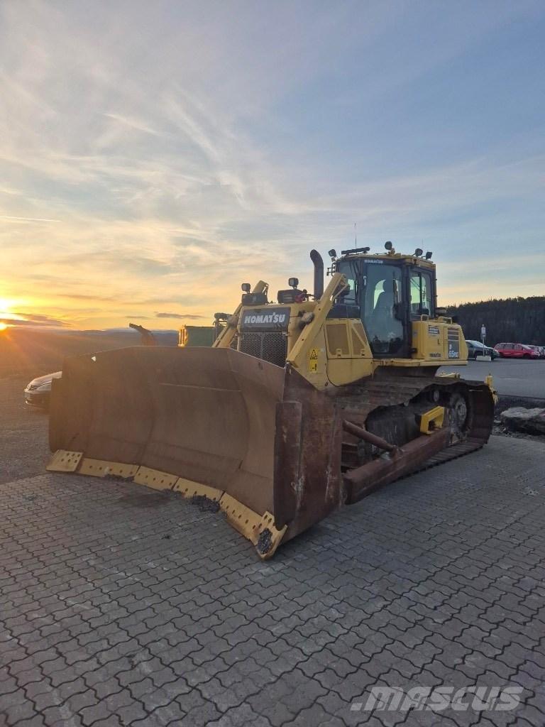 Komatsu D65 pxi Bulldozer på larvebånd