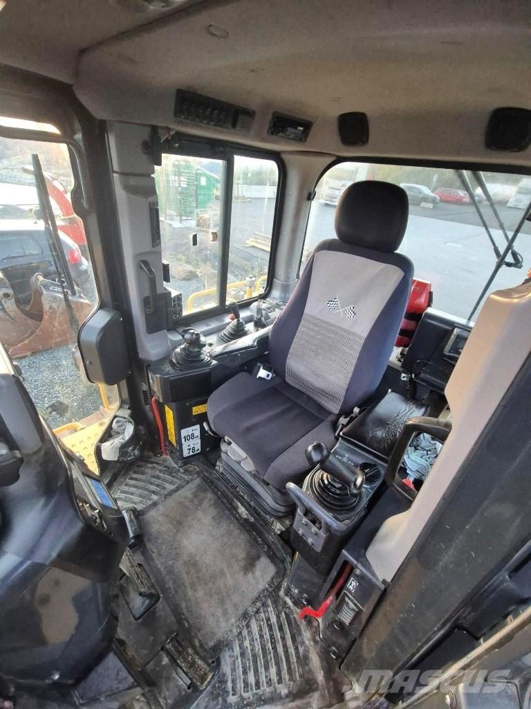 Komatsu D65 pxi Bulldozer på larvebånd