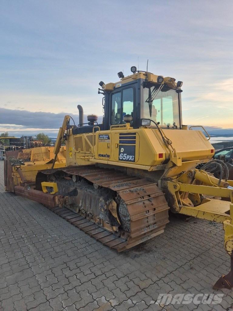Komatsu D65 pxi Bulldozer på larvebånd