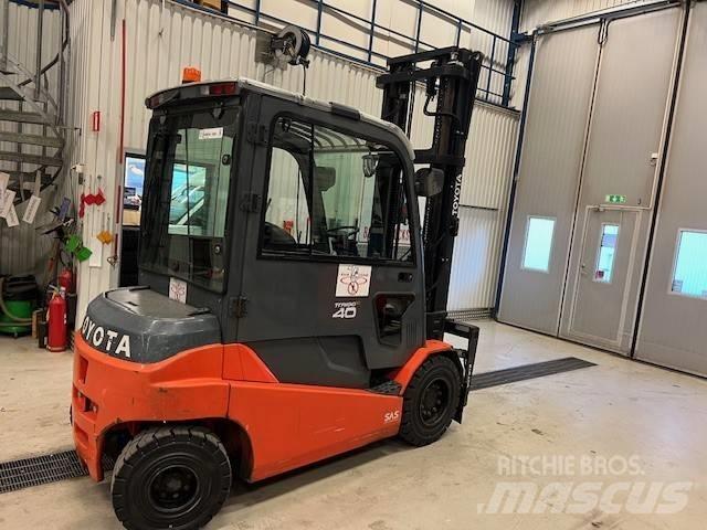 Toyota 8 FBMT 40 El gaffeltrucks