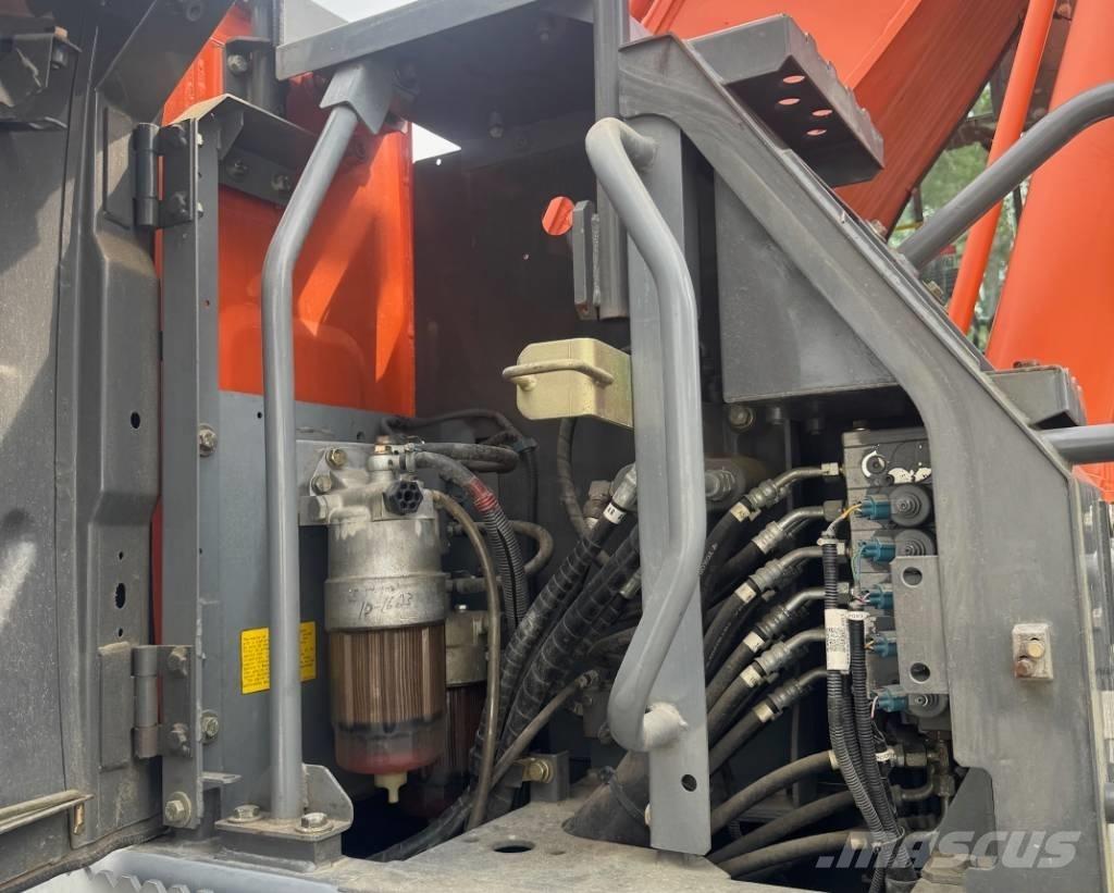 Hitachi ZX 220 W-3 Gravemaskiner på hjul