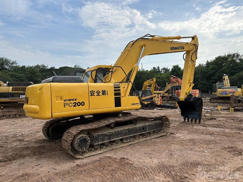 Komatsu PC 200 Gravemaskiner på larvebånd