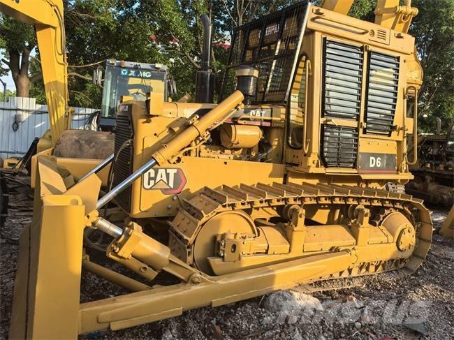 CAT D 6 D Bulldozer på larvebånd