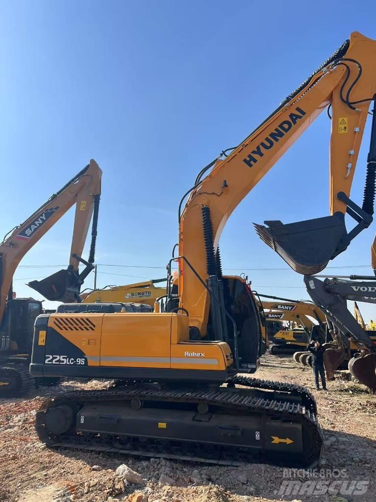 Hyundai 225-9 Gravemaskiner på larvebånd