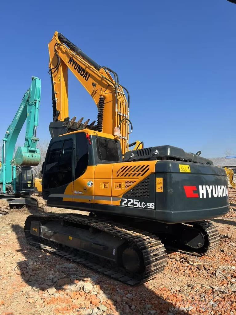 Hyundai 225-9 Gravemaskiner på larvebånd