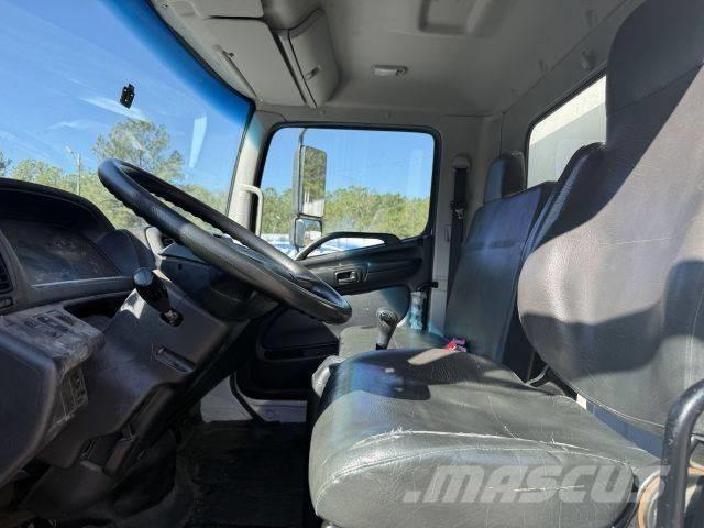 Hino 268 Lastbiler til transport af drikkevarer