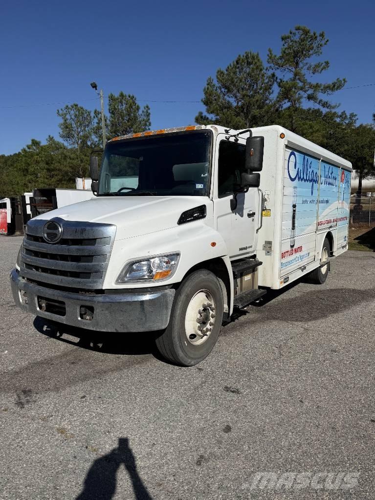 Hino 268 Lastbiler til transport af drikkevarer