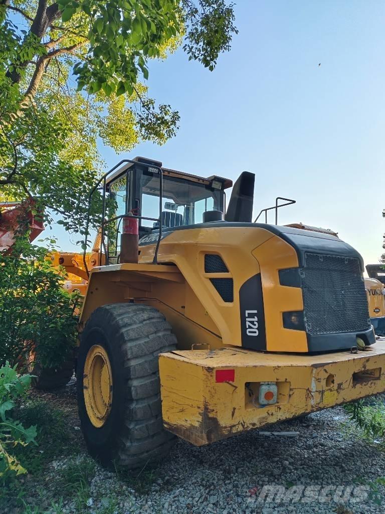 Volvo L 120 Læssemaskiner på hjul