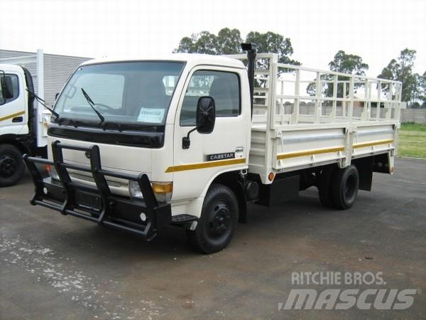 Nissan Cabstar Lastbil med lad/Flatbed
