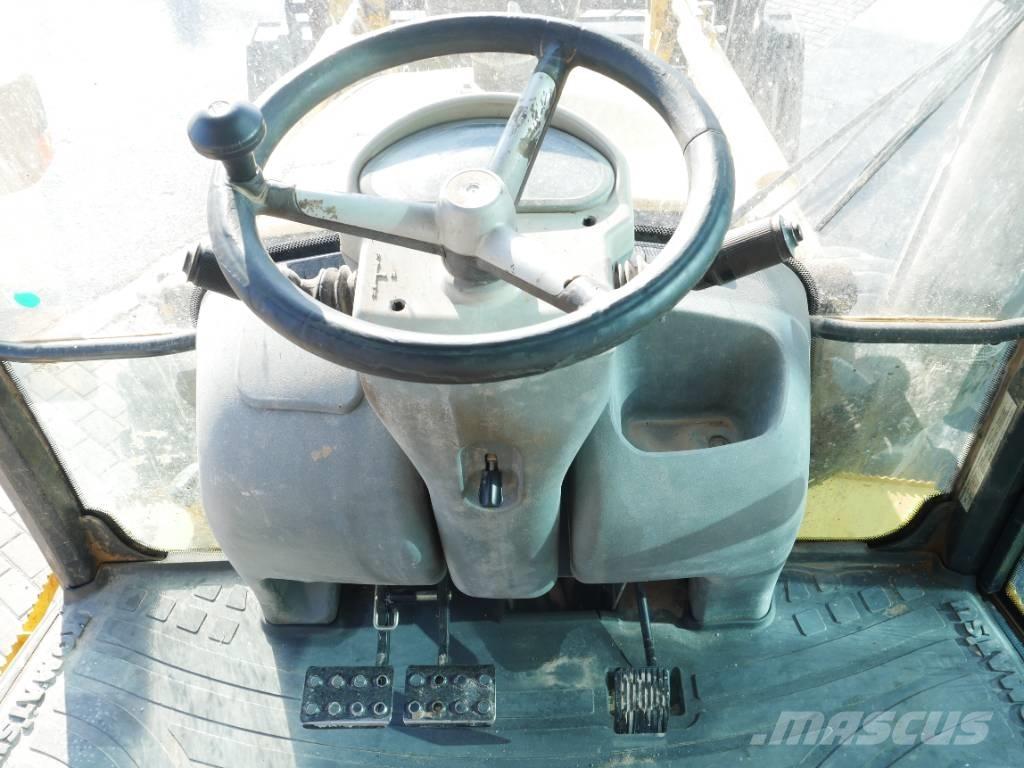 Komatsu WB 97 R-5 Rendegravere