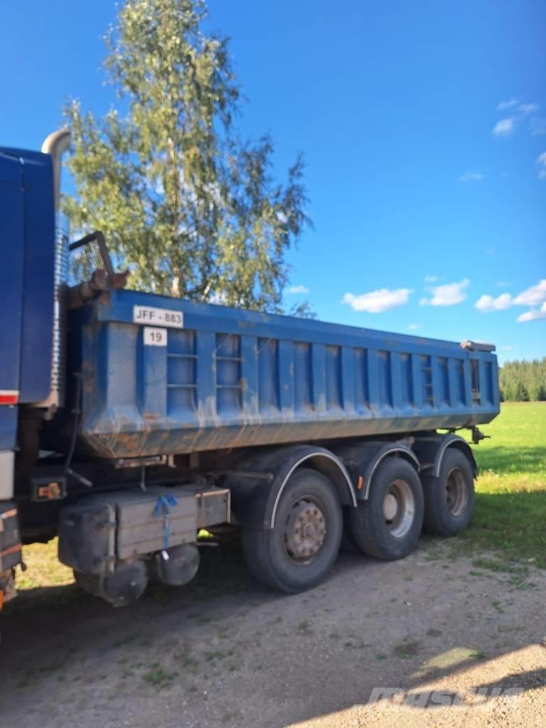 Sisu E12 Lastbiler med tip