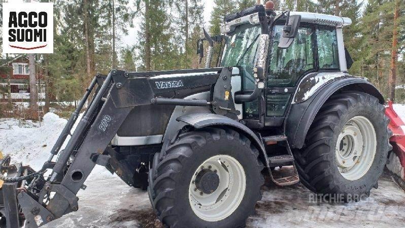 Valtra M150 Traktorer