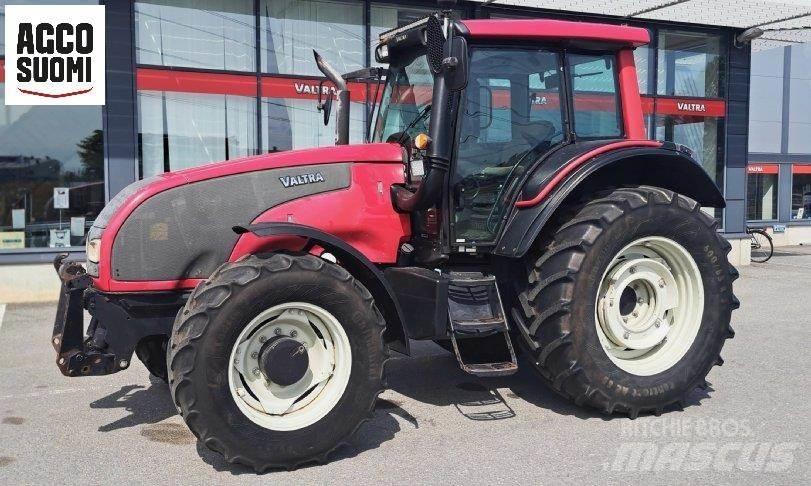 Valtra T151 A Traktorer