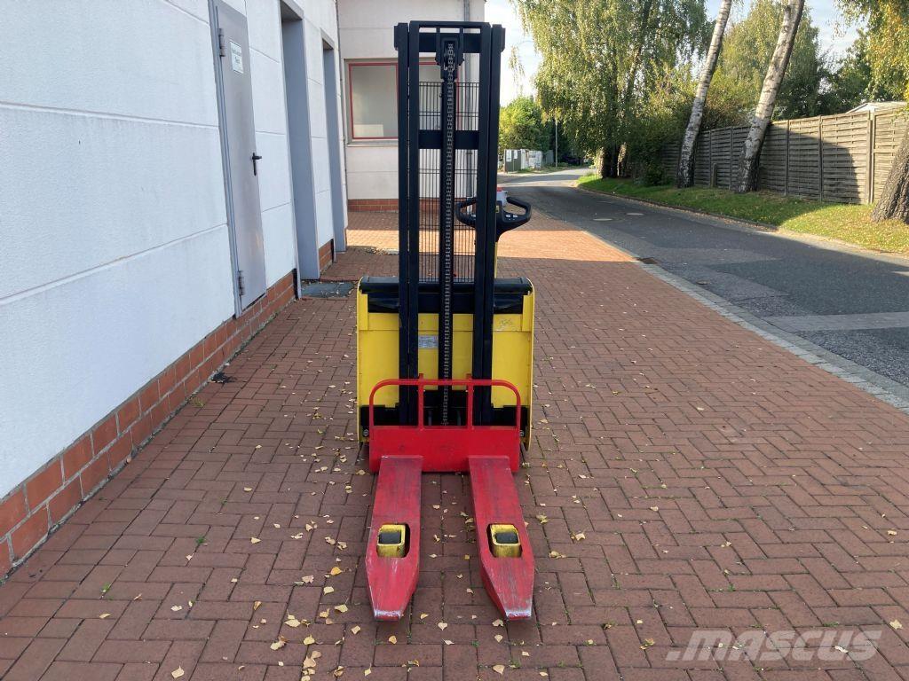 Hyster S 1.0E Gaffelstabler med gående fører