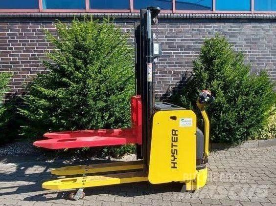 Hyster S 1.4 IL Gaffelstabler med gående fører