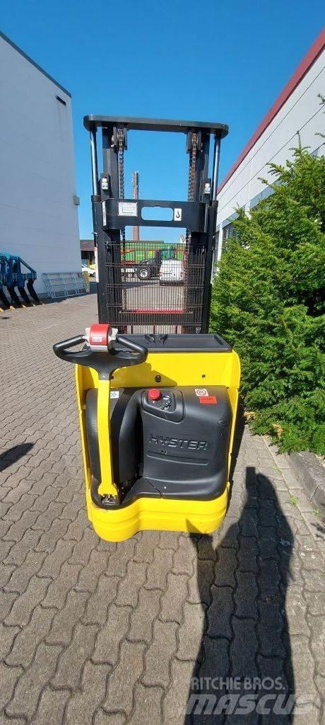 Hyster S 1.4 IL Gaffelstabler med gående fører