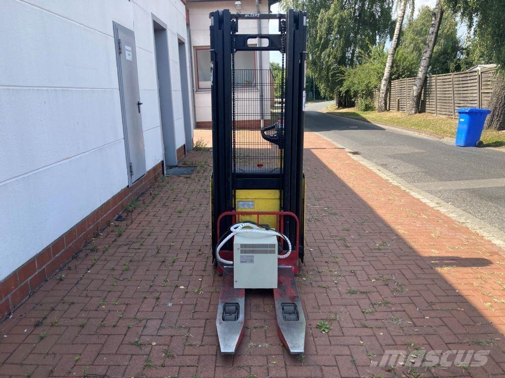 Hyster S 1.6 AC Gaffelstabler med gående fører