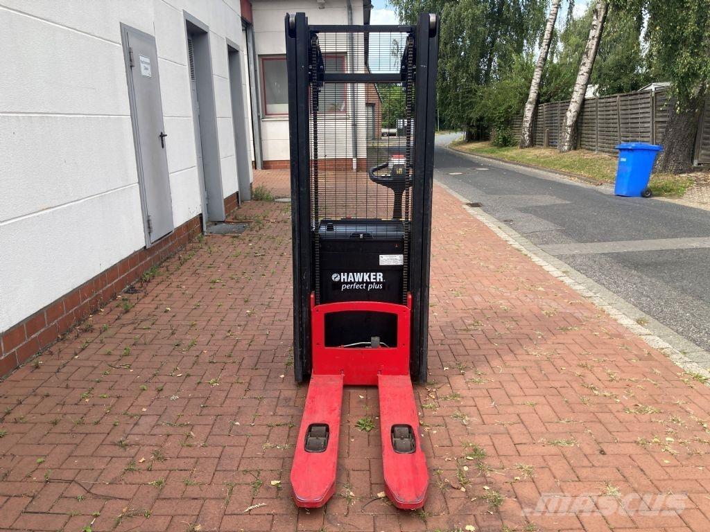 Hyster S 2.0 Gaffelstabler med gående fører