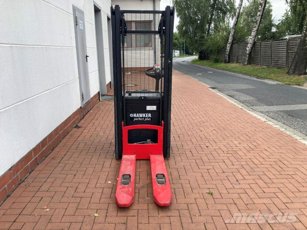 Hyster S 2.0 Gaffelstabler med gående fører