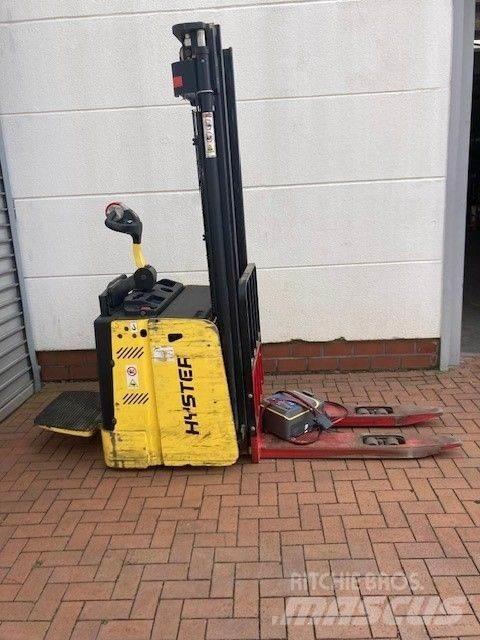 Hyster S1.5S Gaffelstabler med gående fører