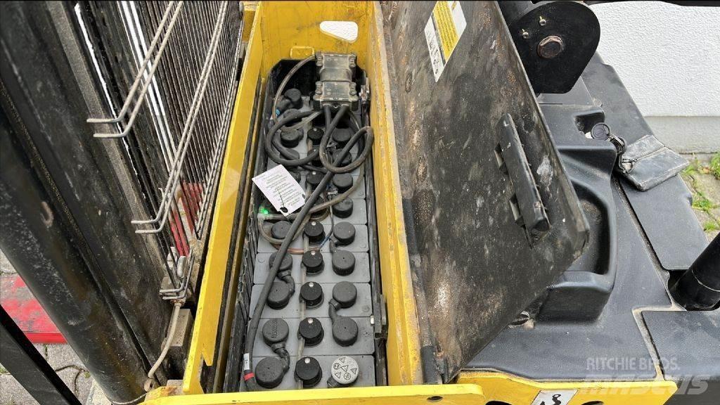 Hyster S1.5S Gaffelstabler med gående fører