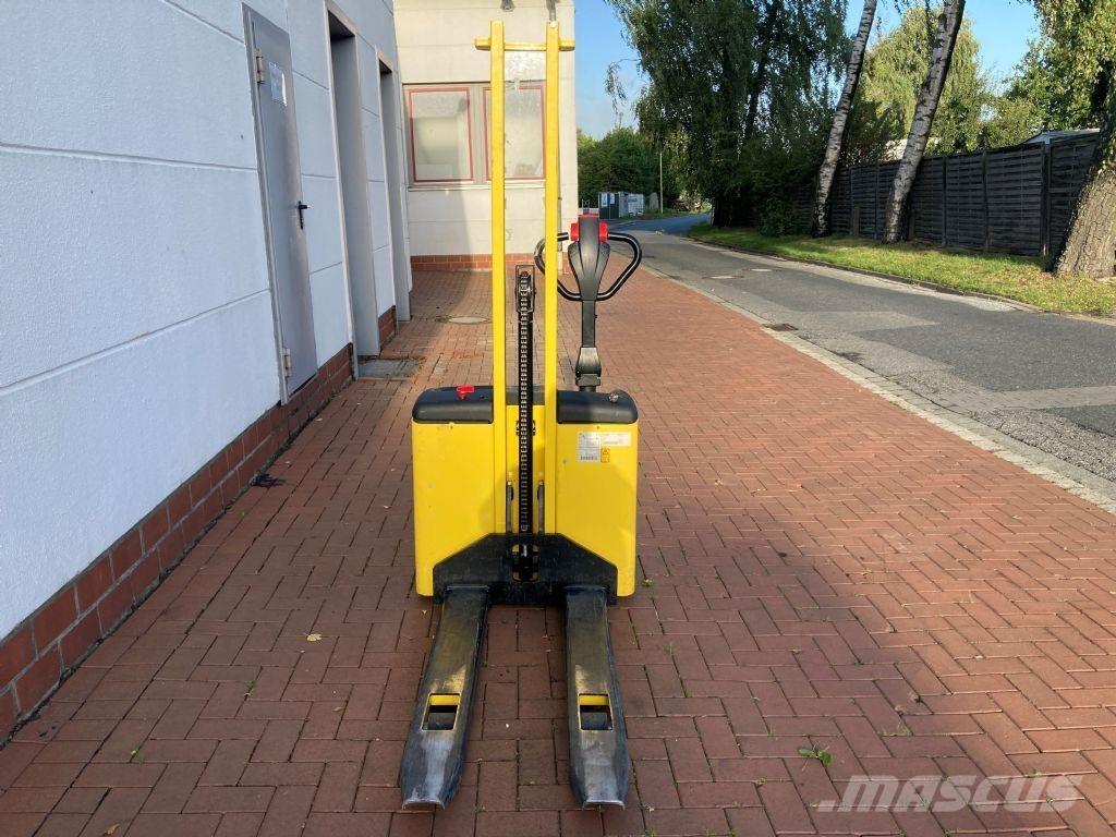 Hyster SC 1.0 Gaffelstabler med gående fører