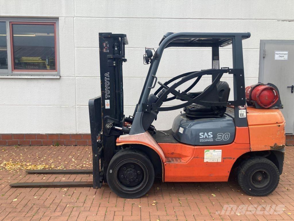 Toyota 02-7FGF30 LPG gaffeltrucks