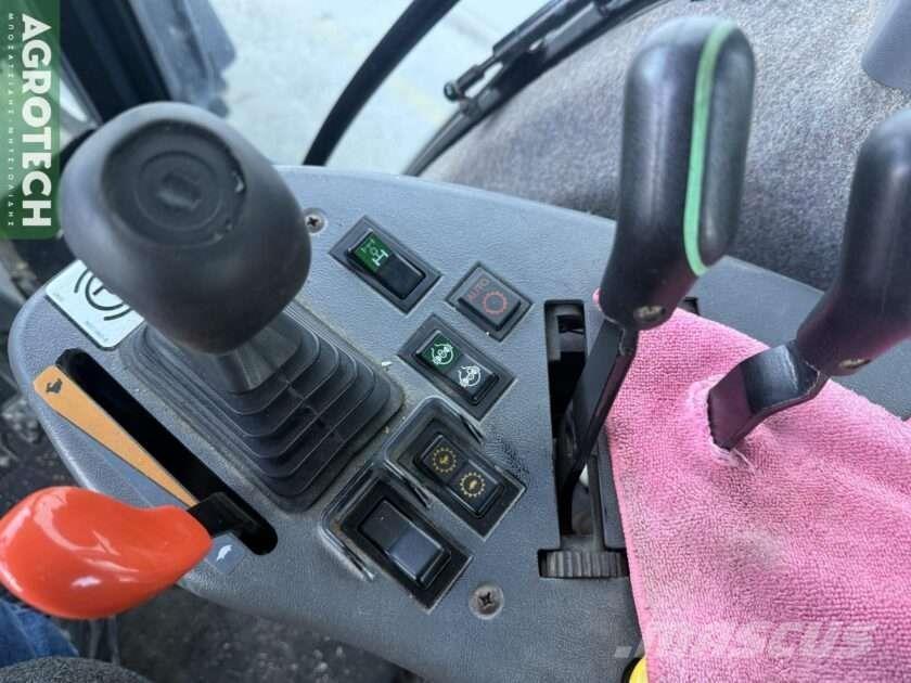 New Holland 8770 Traktorer