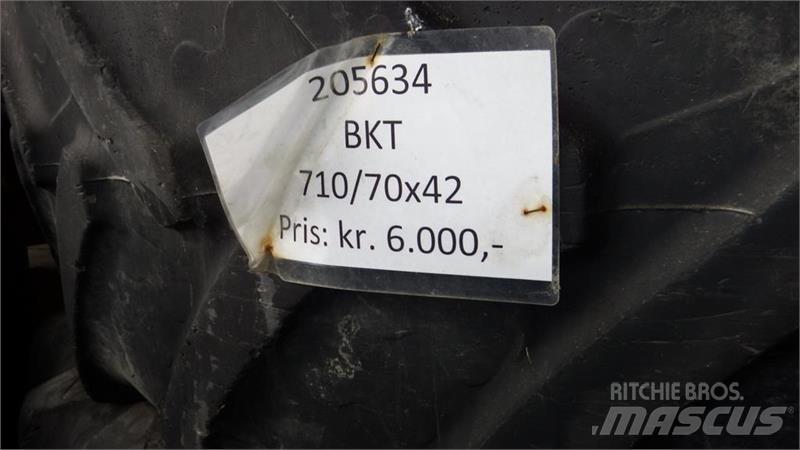 BKT 710/70R42 Dæk, hjul og fælge