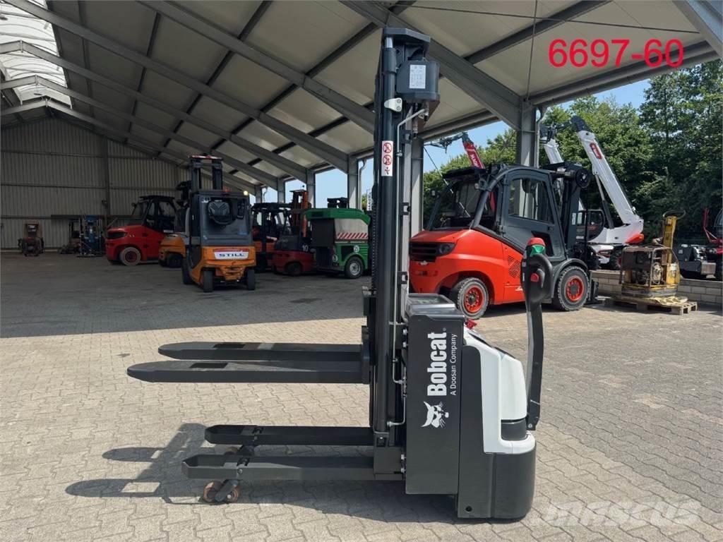Bobcat BSL 12 N-7i Gaffelstabler med gående fører