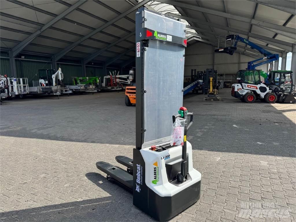 Bobcat LSM 12 N -7 Gaffelstabler med gående fører
