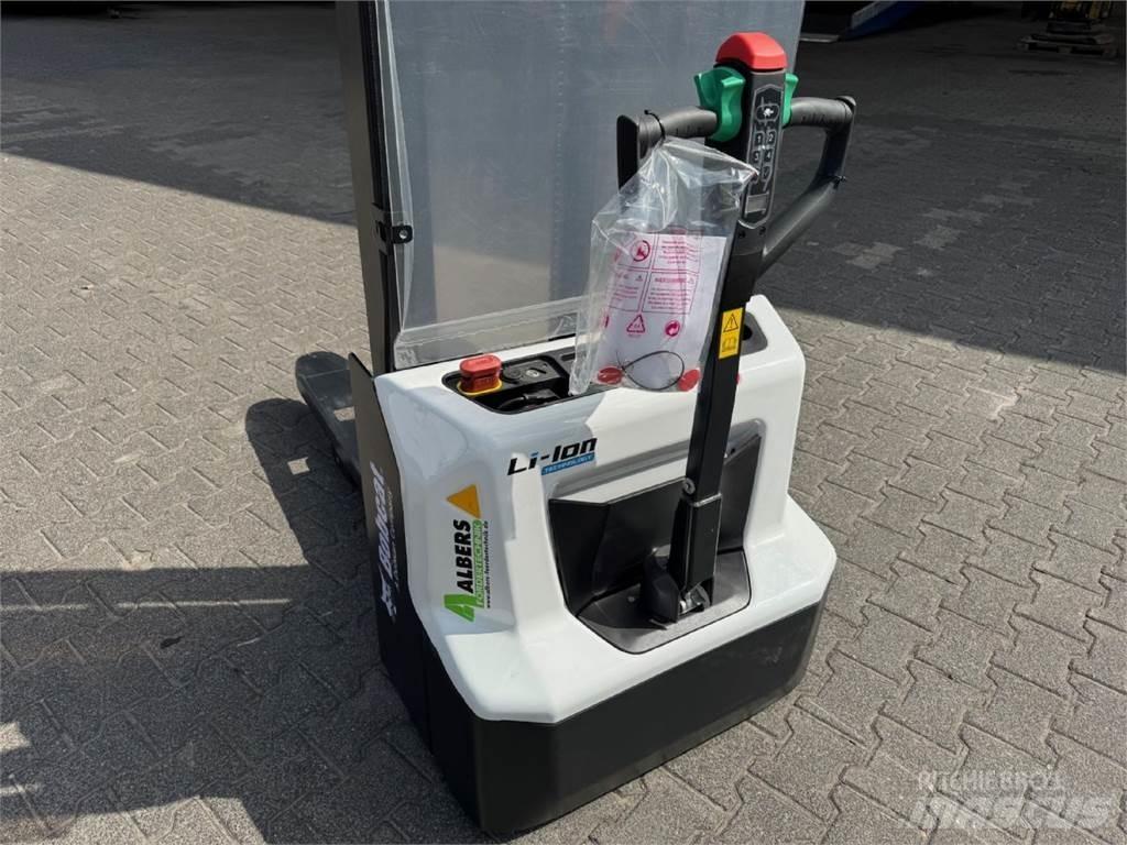 Bobcat LSM 12 N -7 Gaffelstabler med gående fører