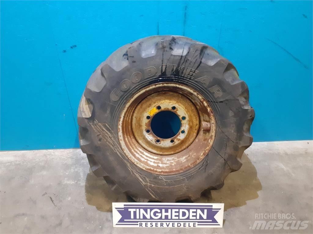  24 460/70R24 Dæk, hjul og fælge